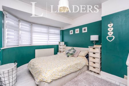 3 bedroom house to rent Beaconsfield Road, PO16 - Photo 4