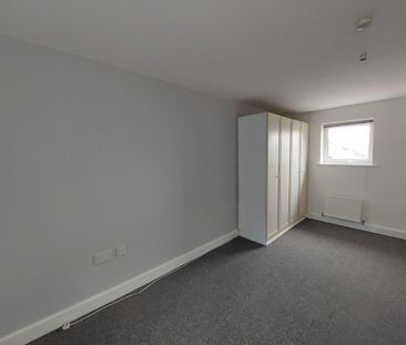 4 bedroom terraced house to rent - Photo 4