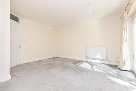 3 bedroom detached house to rent - Photo 2