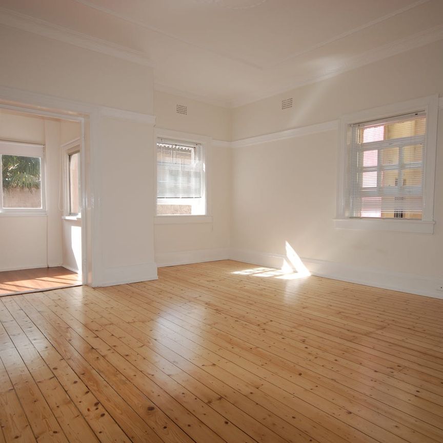 Art Deco elegance and harbour parkside lifestyle - Photo 1