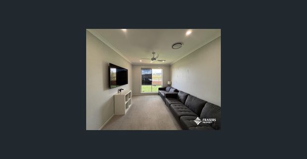 Family home in Leafy Estate - Photo 1