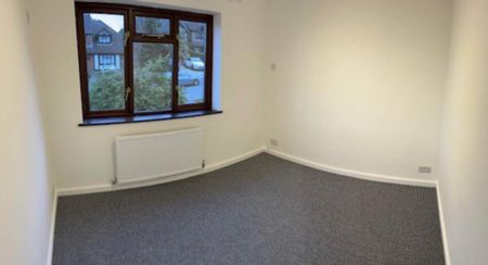 4 bedroom detached house to rent - Photo 4