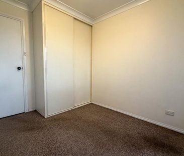 Stylish & Spacious Townhouse Living in Prime South Penrith Location - Photo 3