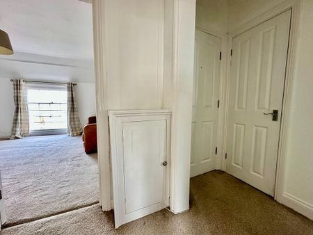 2 bedroom flat to rent - Photo 4