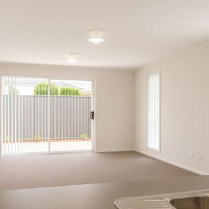 Modern Family Home- Convenient Quiet Location - Photo 2