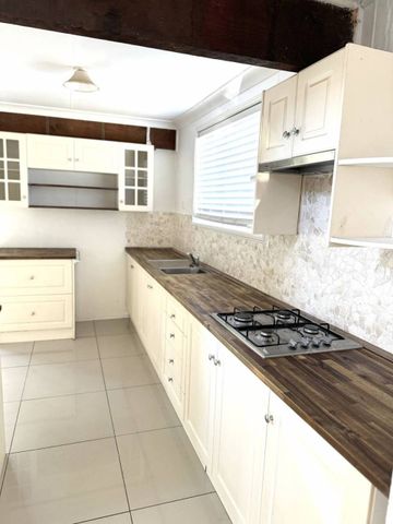 Double Story, 4 Bedroom Family Home - Photo 4