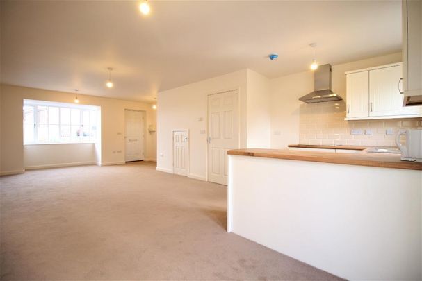 3 bedroom semi-detached house to rent - Photo 1