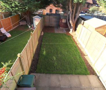 2 bedroom end of terrace house to rent - Photo 2