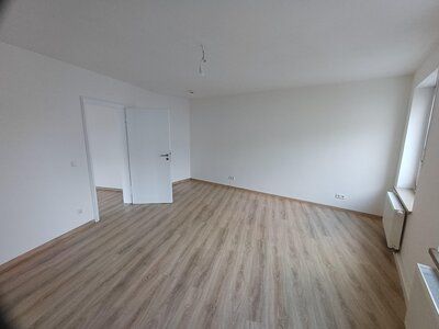 zentrale großzügige 2,5 Zimmer Wohnung - Photo 2