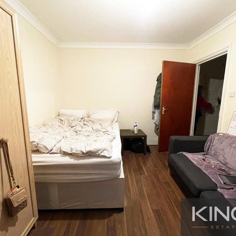 3 bedroom flat to rent - Photo 1