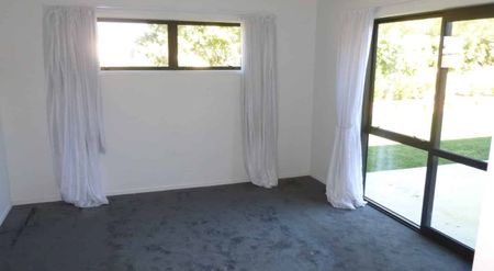 Spacious 4 Bedroom Home in Flagstaff - Photo 5