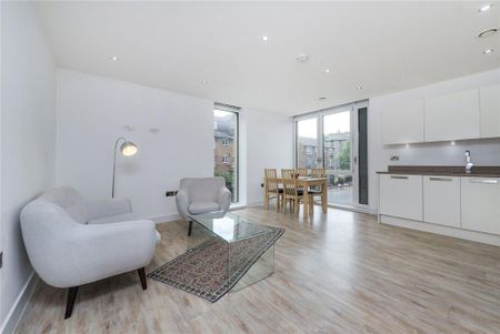 2 bedroom flat to rent - Photo 2