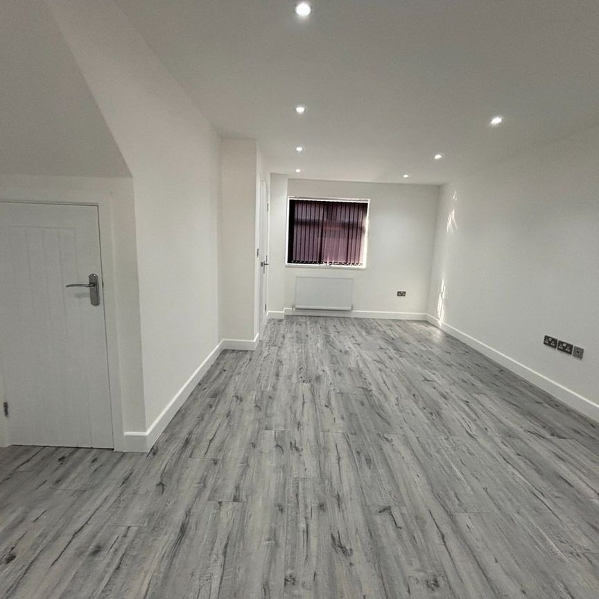 3 Bed Terraced House, Stoughton Street South, LE2 - Photo 1