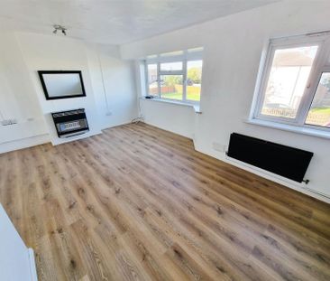 2 Bedroom Maisonette to Rent in Gloucester Crescent, Rushden, NN10 - Photo 1