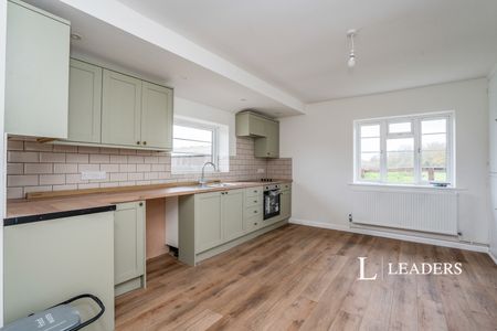 3 bedroom bungalow to rent Pitymoor Lane, Southwick, Fareham, Hampshire, PO17 - Photo 5