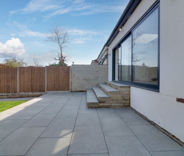 Room 2 - Carlton Avenue, Harrow, HA3 - Photo 4