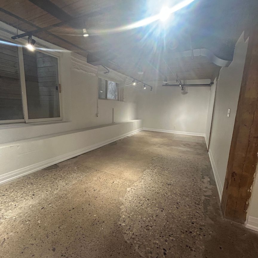 34 Noble Street - Photo 1