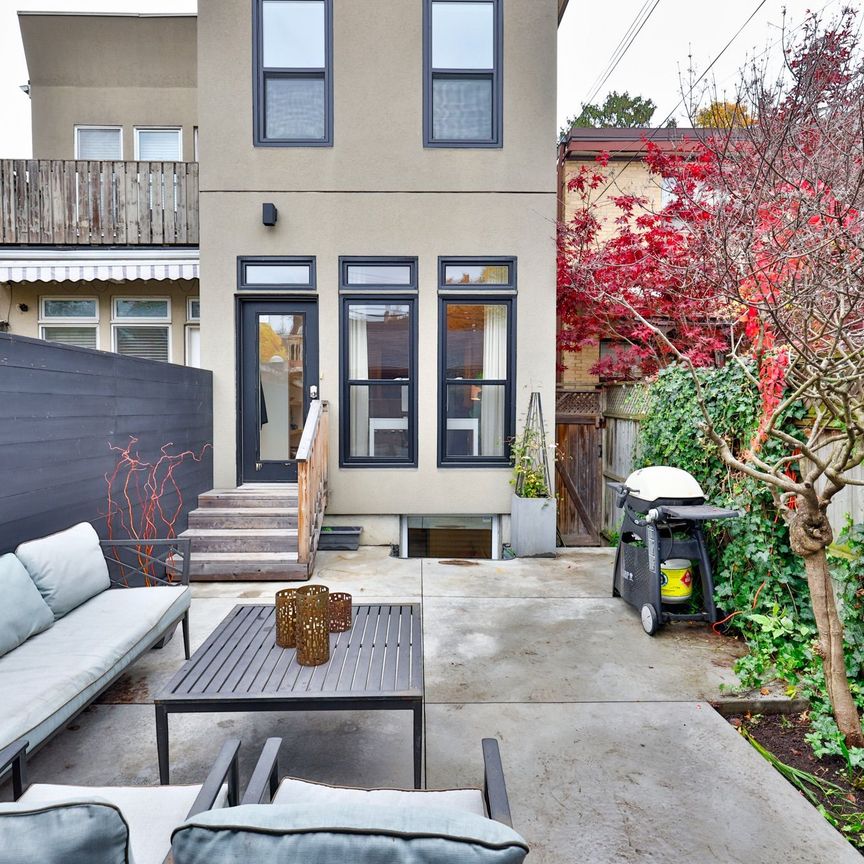 For Lease - 836 Manning Avenue, Toronto, Ontario - Photo 1