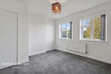 2 bedroom semi-detached house to rent - Photo 4