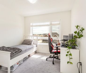 For Lease - 32 Summer Wind Lane, Brampton, Ontario - Photo 2