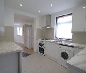 Burleigh Gardens, Ashford, Middlesex,TW15 - Photo 6