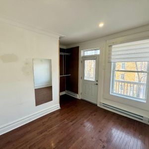 Beau 4 1/2 Hochelaga- Maisonneuve - Photo 2