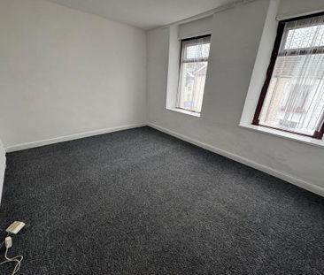 2 bedroom end of terrace house to rent - Photo 6