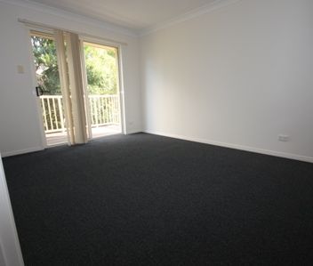 TOWNHOUSE - LIGHT BRIGHT & AIRY - Photo 6