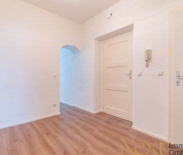 Teilsanierte 2-Zimmer-Altbauwohnung mit nagelneuer Einbauküche in L... - Photo 5