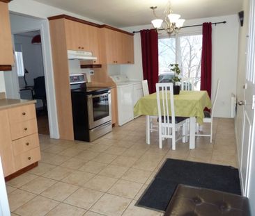 ᐅ Québec – Appartement 4 1/2 béton tout rénové – 2 balcons – Mois g... - Photo 1