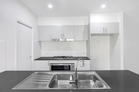 CUSTOM BUILT AND DESIGNED HOME WITH UPGRADED FINISHES! - Photo 5