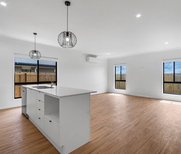 4 BED + 3 BATH HOUSE IN COVELLA ESTATE - Photo 6