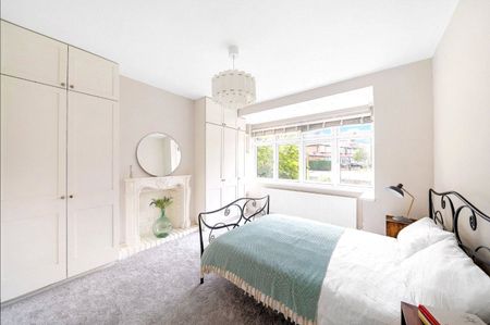 Cannon Hill Lane, London, SW20 ground floor flat to rent - Photo 4