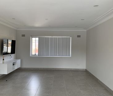 MODERN 2 BEDROOM UNIT - Photo 4