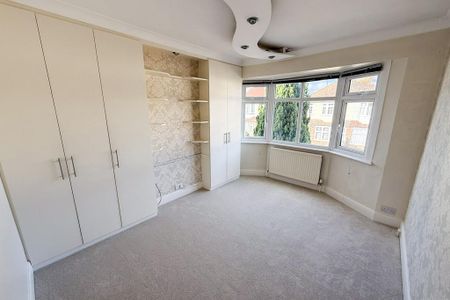 4 bedroom semi-detached house to rent - Photo 5