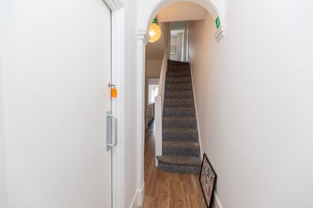 Fresh Rooms Steps To Ngh & Town Centre NN1 - Photo 2