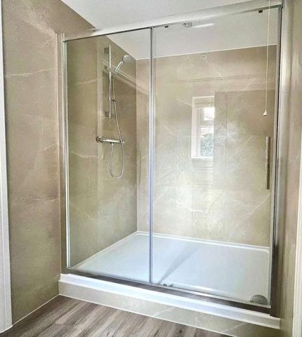 Pine House, Longmoor Road, Liphook, Hampshire, GU30 - Photo 5