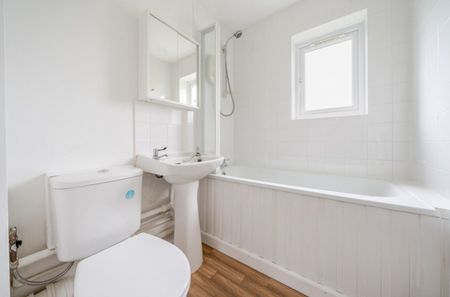 Colliers Wood, Nailsworth, Stroud, Gloucestershire, GL6 - Photo 5