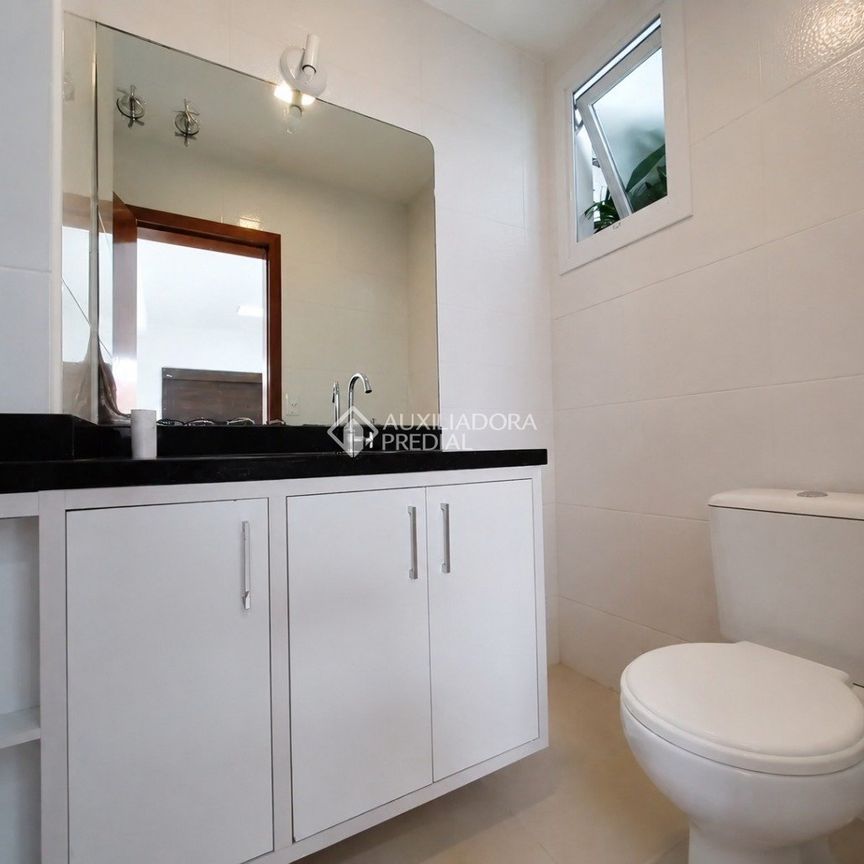 Casa em Condomínio com 3 quartos e 162m² para alugar em Campeche, Florianópolis. - Foto 1