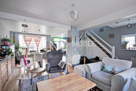 3 bedroom semi-detached house to rent - Photo 3