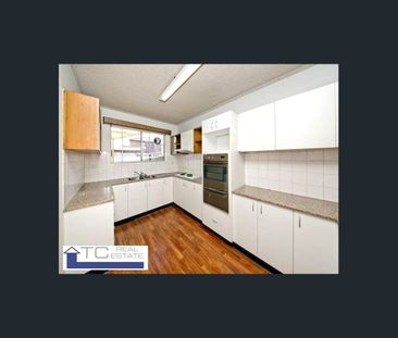 Funky retro property - Photo 4