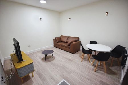 1 bedroom ground floor flat to rent - Photo 4