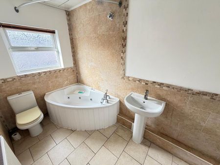 2 bedroom terraced house to rent - Photo 4