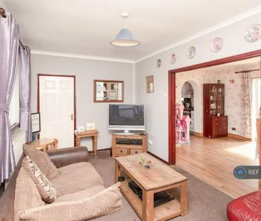 5 bedroom end of terrace house to rent - Photo 1