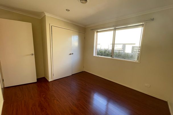 7 Short Road, Hampton Park VIC - Photo 1