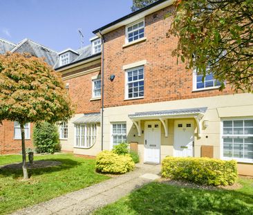 Terraced House to rent on - Photo 6