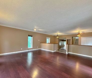 For Lease - 202 Cox Mill Road, Barrie, Ontario - Photo 3