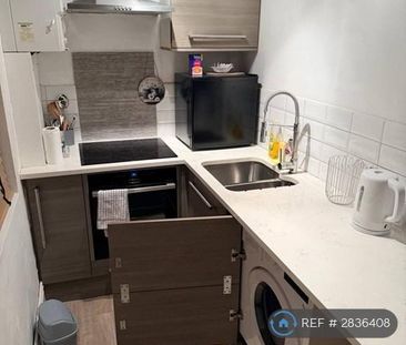 Studio to rent - Photo 6