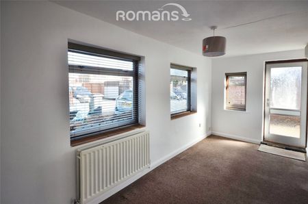 Hampshire Avenue, Slough, SL1 - Photo 2