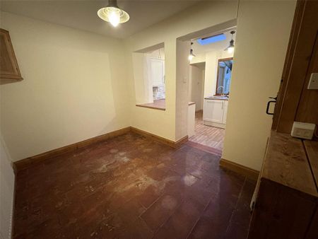 3 bedroom terraced house to rent - Photo 2